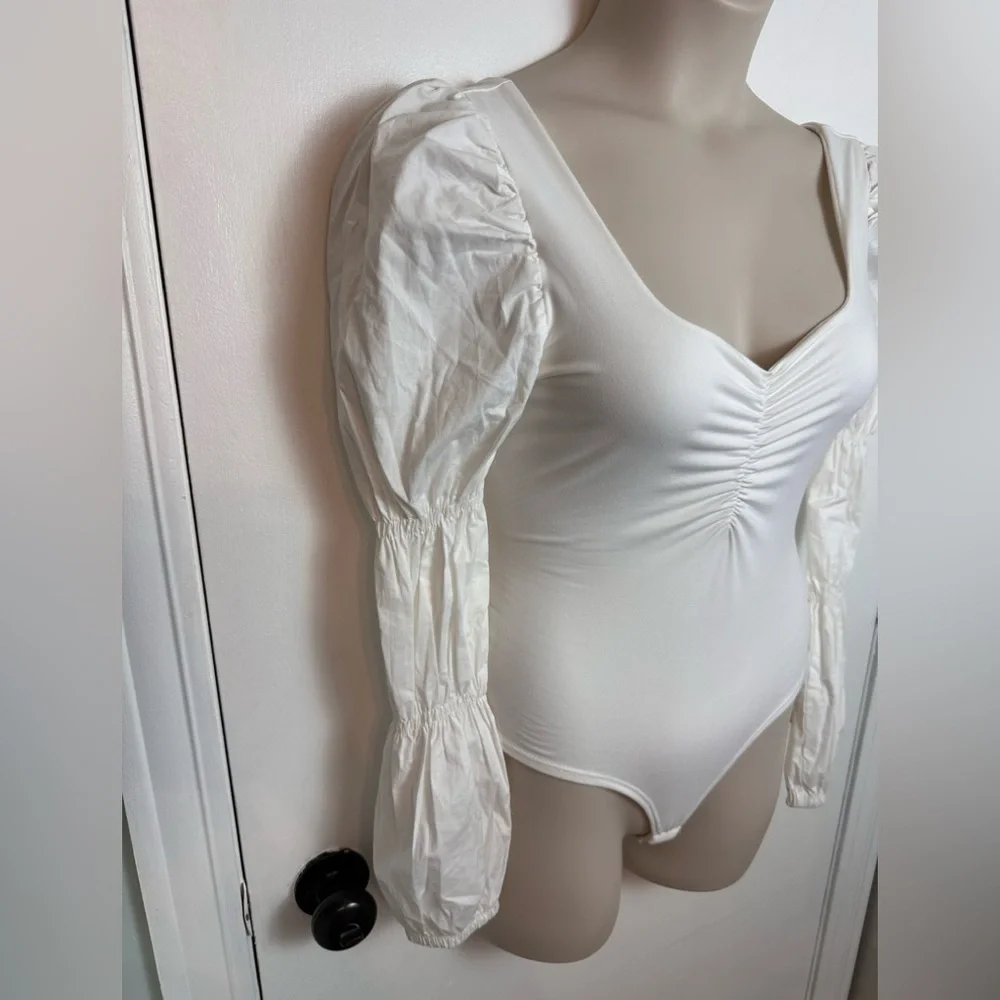 NEW Feminine White Bodysuit Long Puffed Sleeves size Medium #1604 - Picture 2 of 9